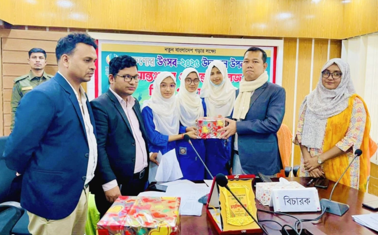 বরুড়ায় আন্তঃস্কুল ও আন্তঃকলেজ বিতর্ক প্রতিযোগিতা অনুষ্ঠিত